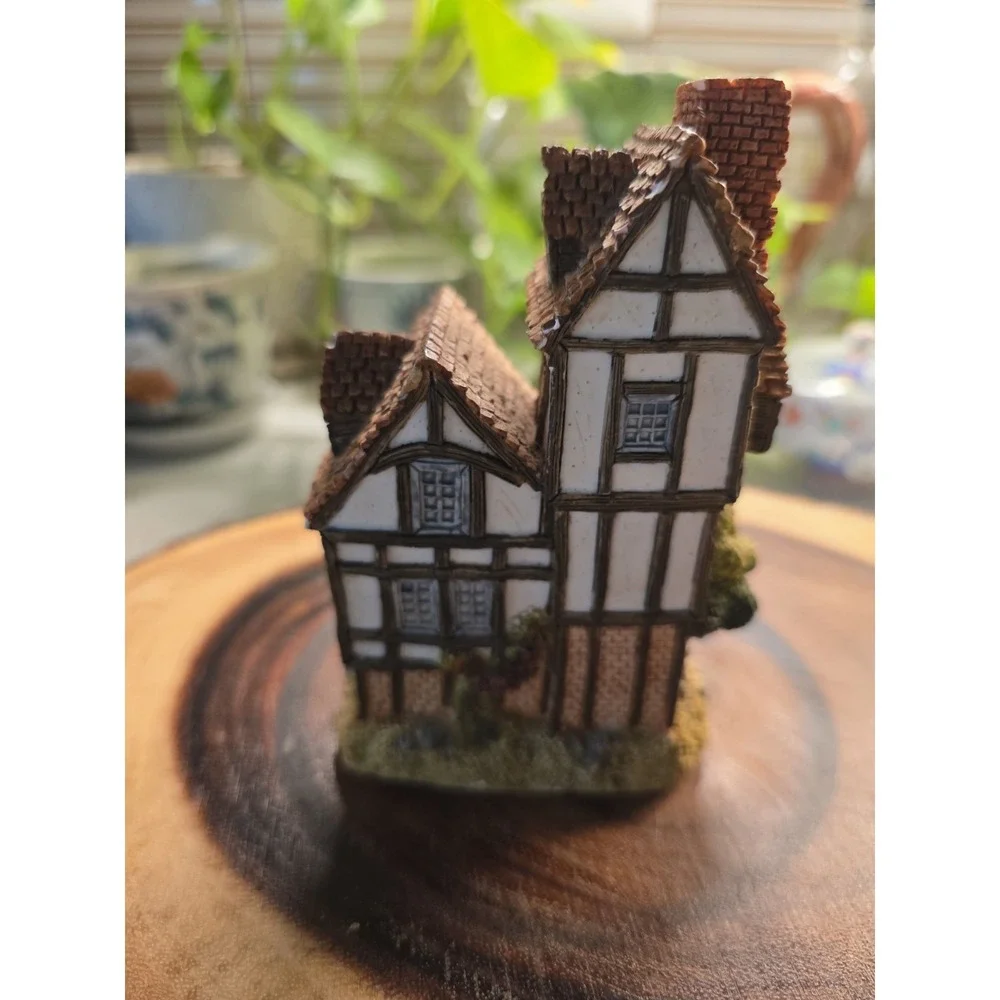 Cottagecore Kitschy Cottage Clock Figurine Vintage‎ Piece
